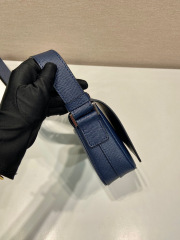 Prada 单肩包 尺寸：19*13*5cm