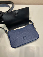 Prada 单肩包 尺寸：19*13*5cm