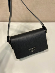 Prada 单肩包 尺寸：19*13*5cm
