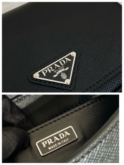 Prada 单肩包 尺寸：19*13*5cm