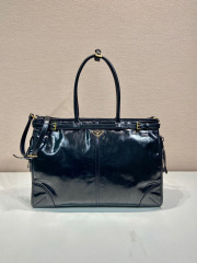 Prada 手袋尺寸：42*30*12cm