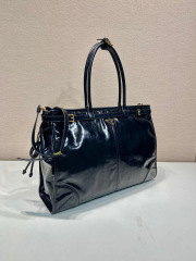 Prada 手袋尺寸：42*30*12cm