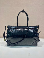 Prada 手袋尺寸：42*30*12cm