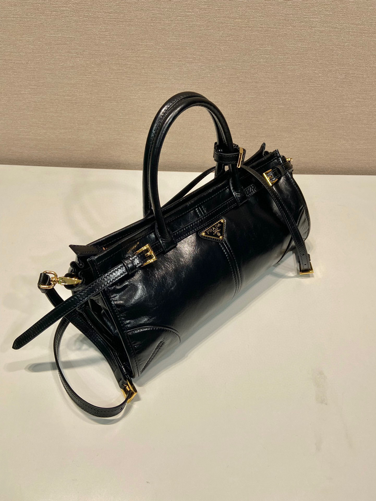 Prada 手袋尺寸：32*15.5*12cm