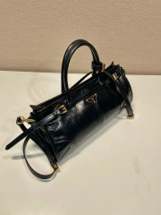 Prada 手袋尺寸：32*15.5*12cm