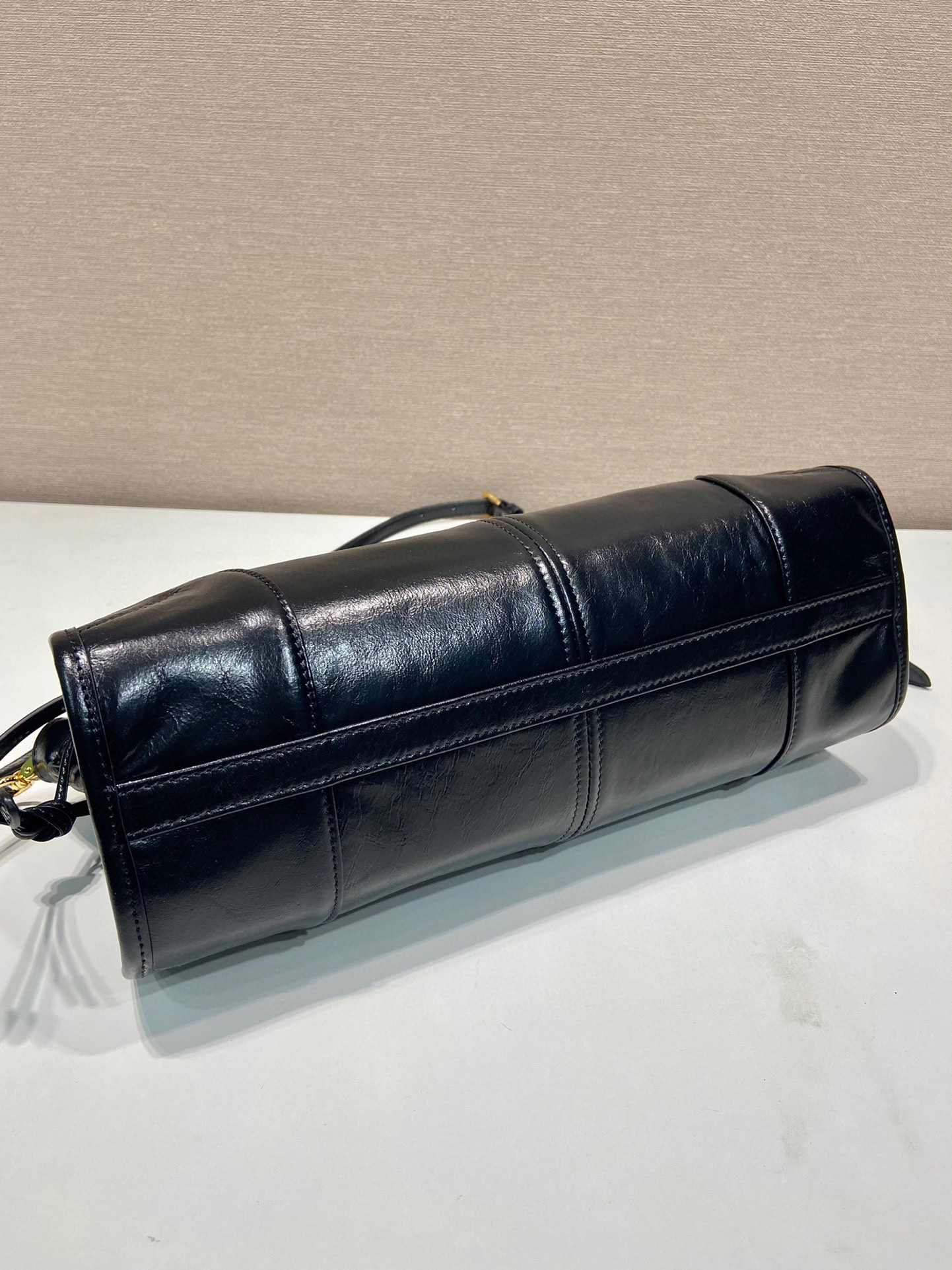 Prada 手袋尺寸：32*15.5*12cm