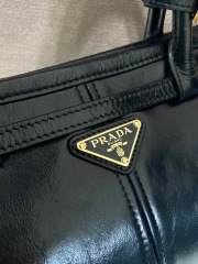 Prada 手袋尺寸：32*15.5*12cm