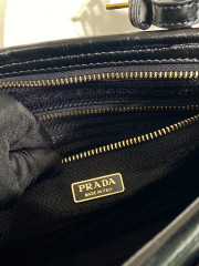 Prada 手袋尺寸：32*15.5*12cm