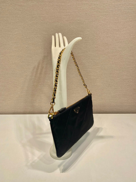 Prada Single shoulder bag Saiz：24.5*14.3cm
