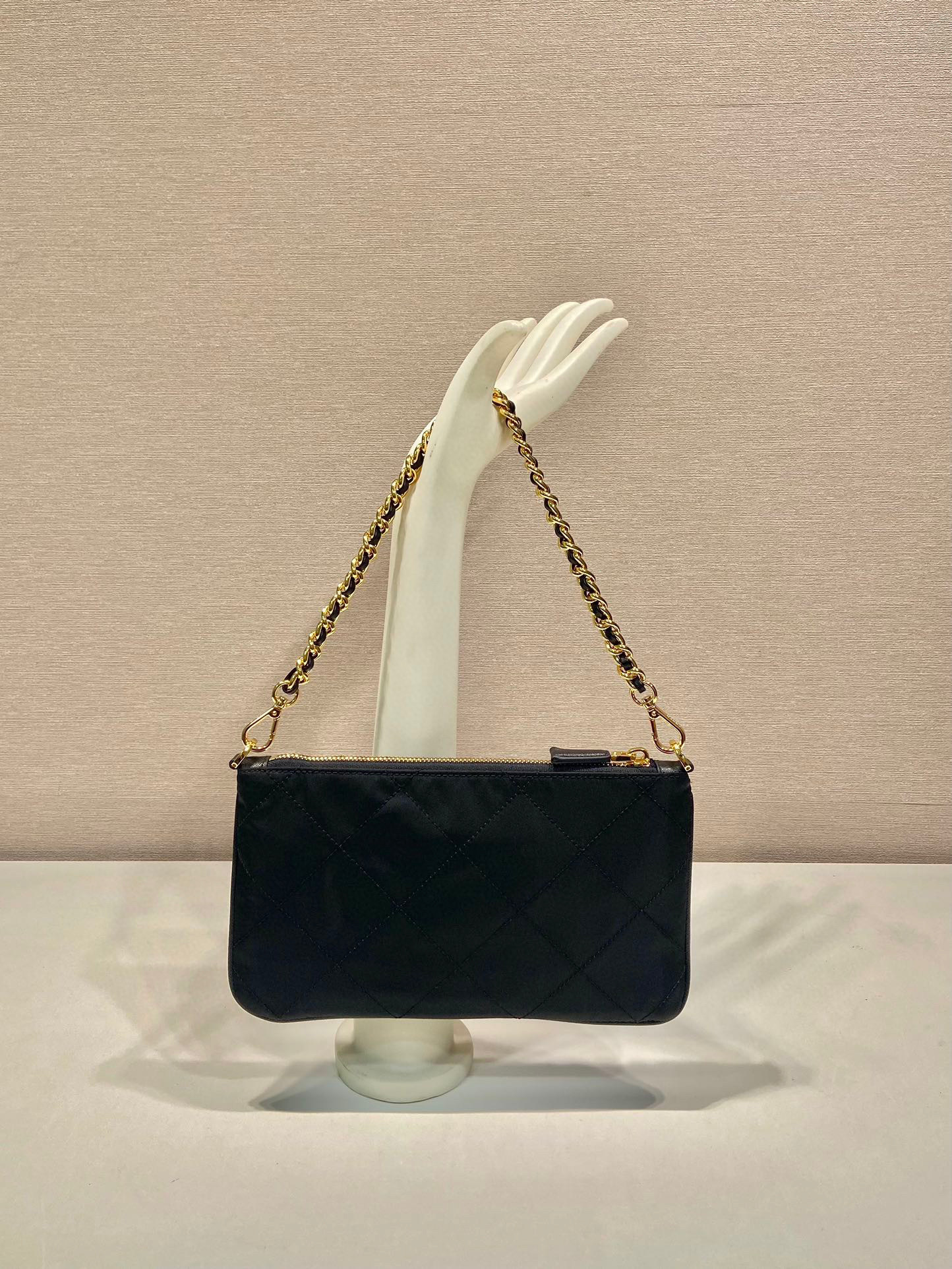 Prada Single shoulder bag Saiz：24.5*14.3cm