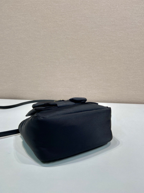 Prada Handtasche Größe: 18 * 15,5 * 10 cm