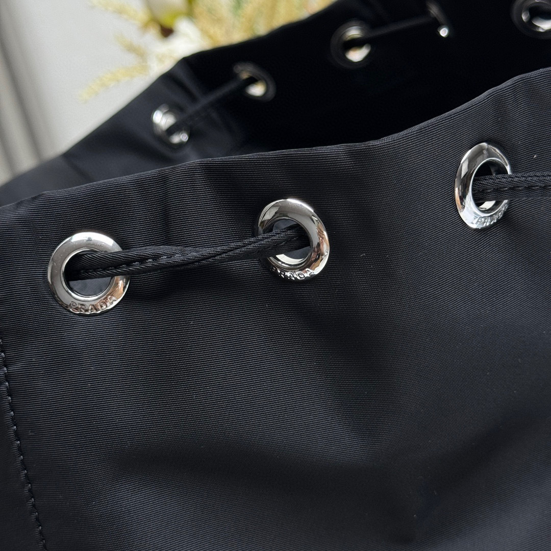 Beg beg galas Prada Saiz：27*29*13.5cm