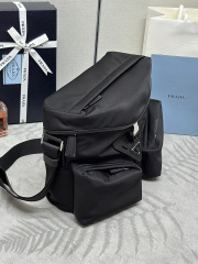 Prada 背包 尺寸：29*23*15cm