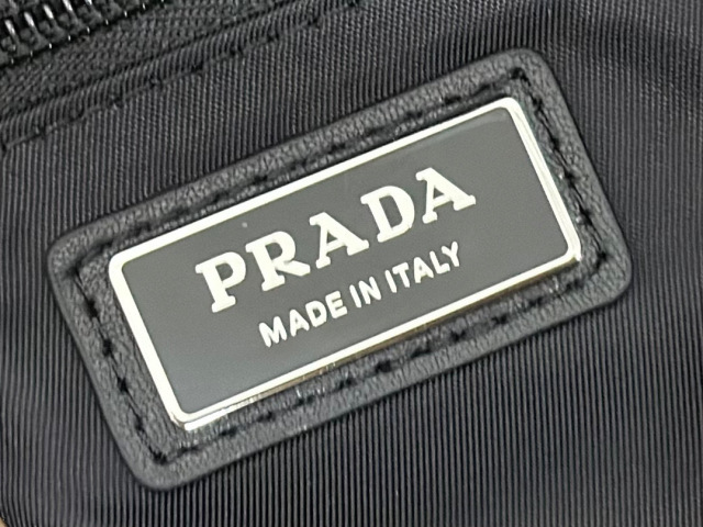 Prada 背包 尺寸：29*23*15cm
