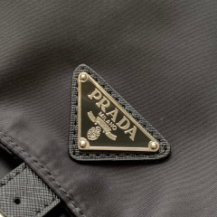 Prada Rucksacktasche Größe: 30 x 32 x 15 cm