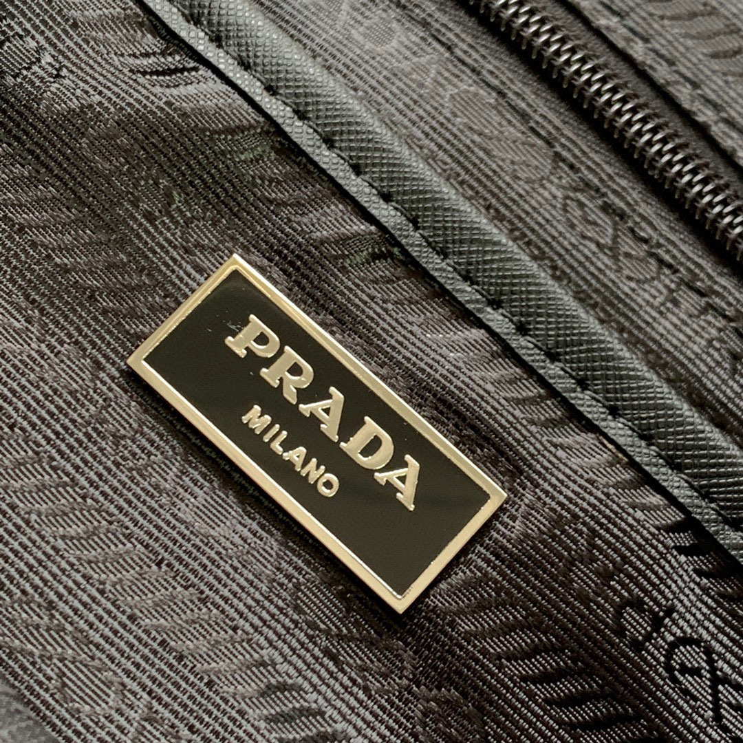 Prada Rucksacktasche Größe: 30 x 32 x 15 cm