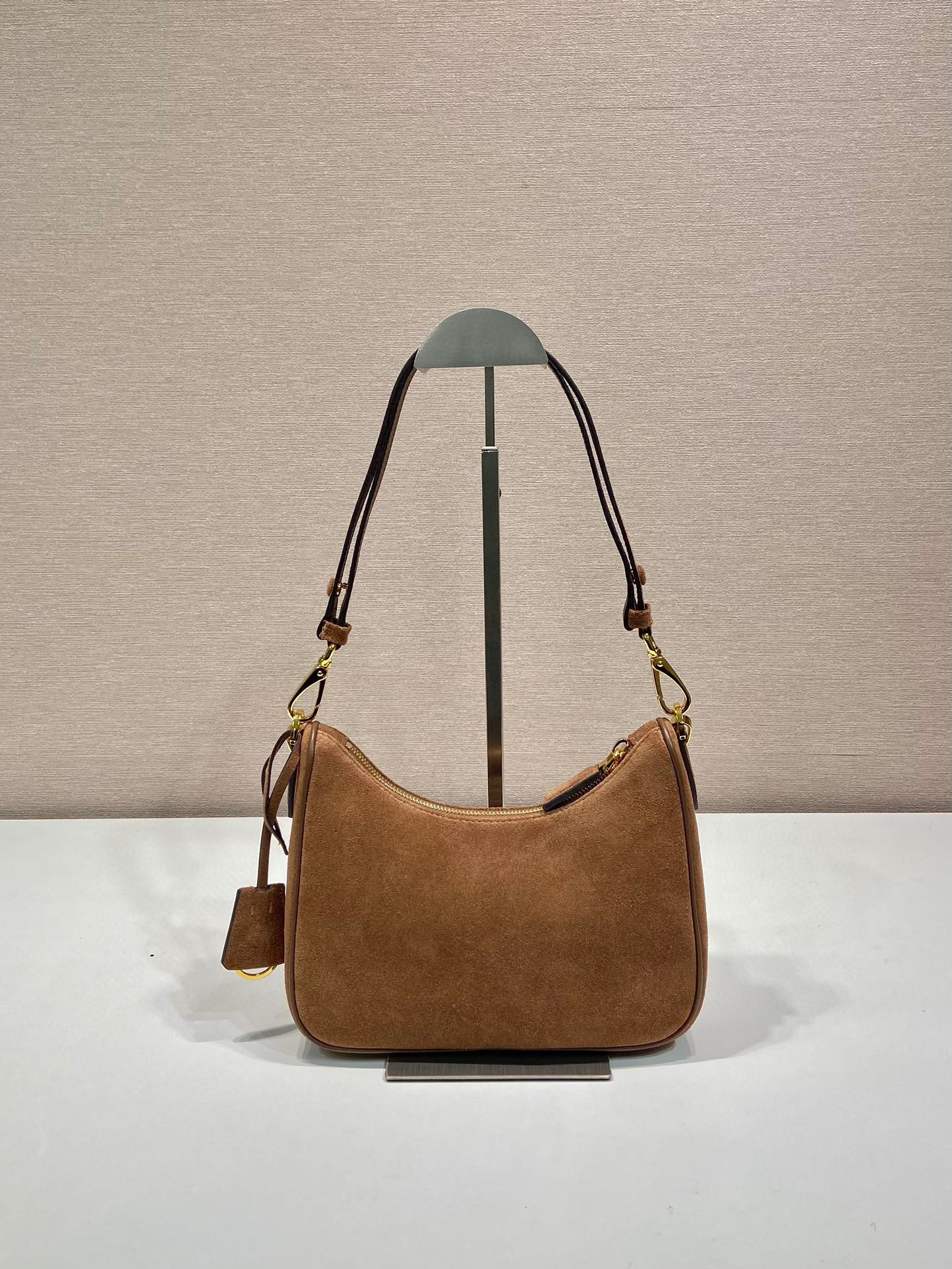Prada 手袋尺寸：22*18*6cm