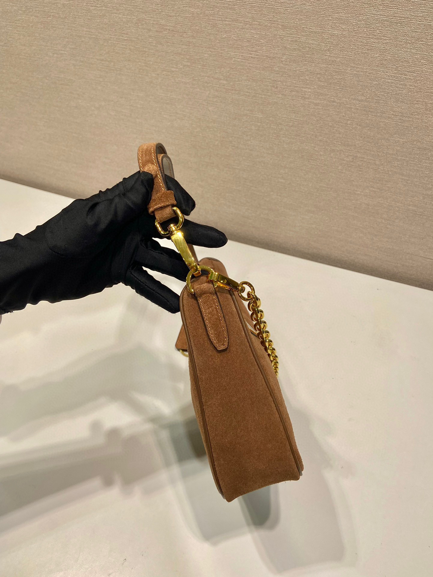 Prada 手袋尺寸：22*18*6cm