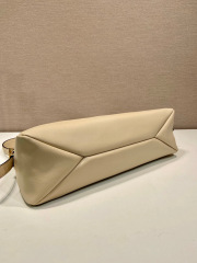 Prada Unterarmtasche Größe: 39 x 24 x 12 cm