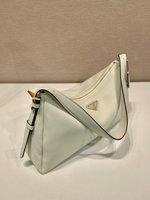 Prada 腋下包 尺寸：39*24*12cm