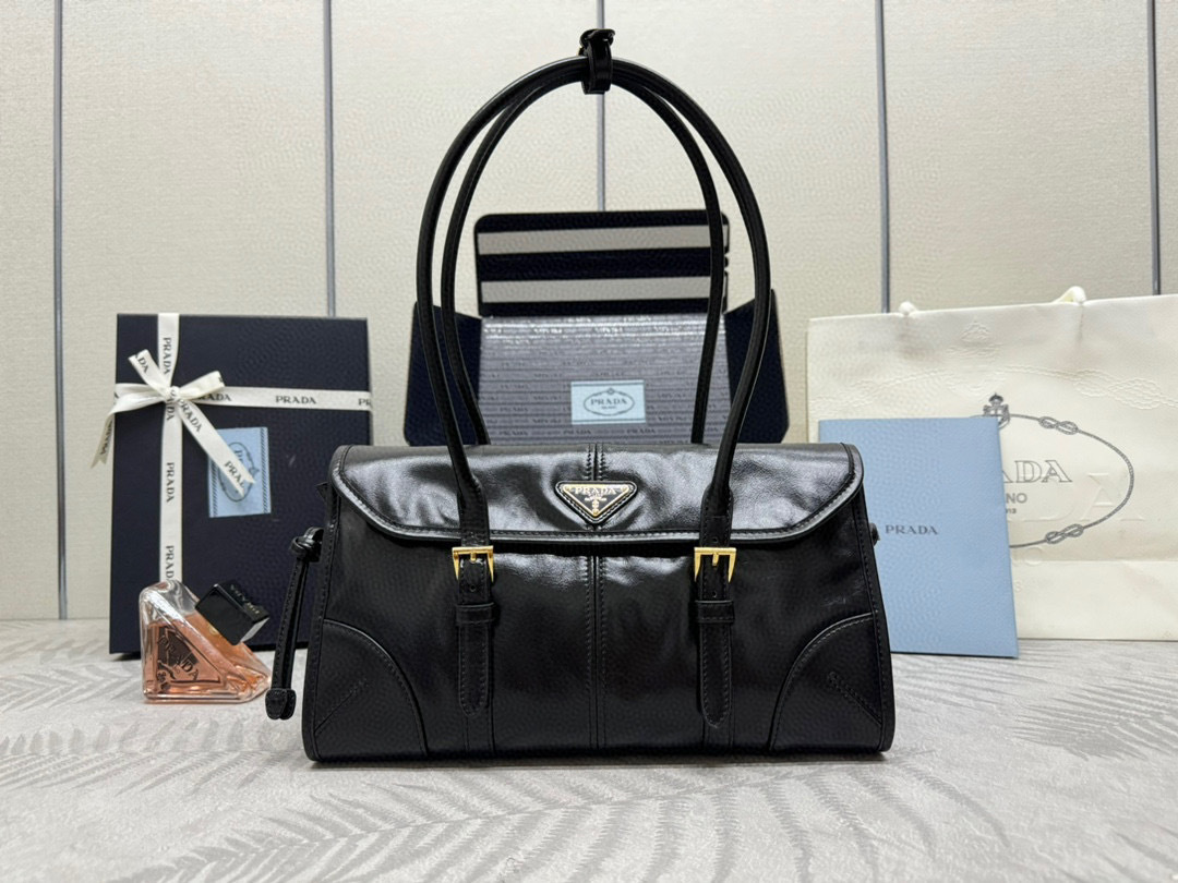 Prada 手袋尺寸：31*15*12cm