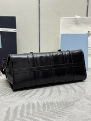 Prada 手袋尺寸：31*15*12cm