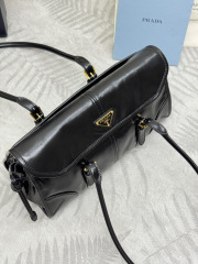 Prada 手袋尺寸：31*15*12cm