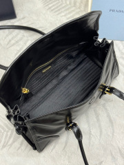 Prada 手袋尺寸：31*15*12cm