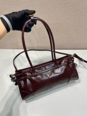 Prada 手袋尺寸：32*15.5*12cm