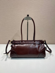Prada 手袋尺寸：32*15.5*12cm