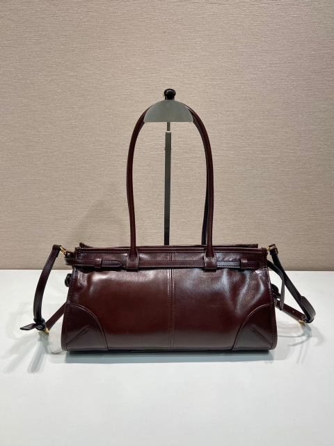 Prada 手袋尺寸：32*15.5*12cm