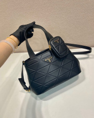 Prada 手袋尺寸：26*17*13.5cm