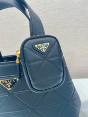 Prada 手袋尺寸：26*17*13.5cm