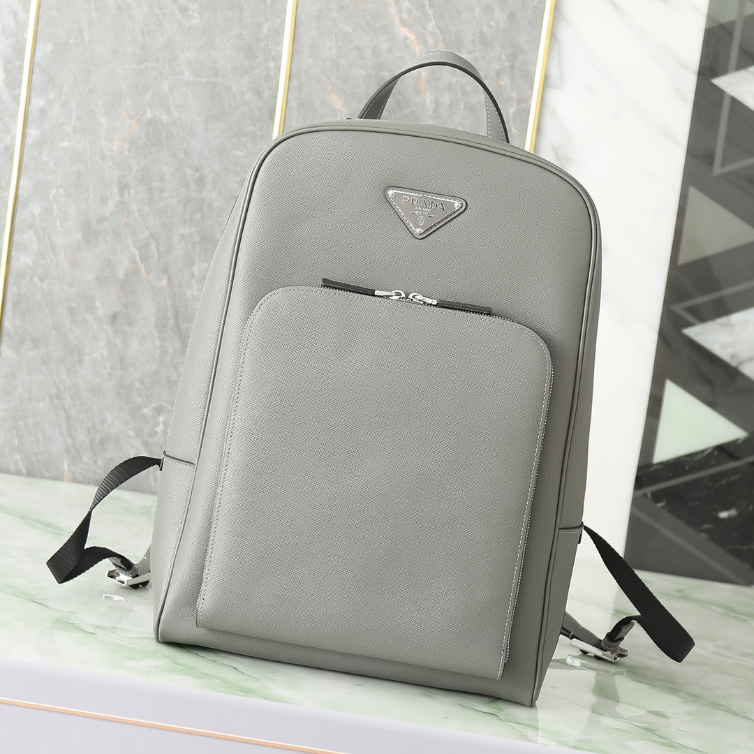 Prada 背包 尺寸：43*30*12.5cm