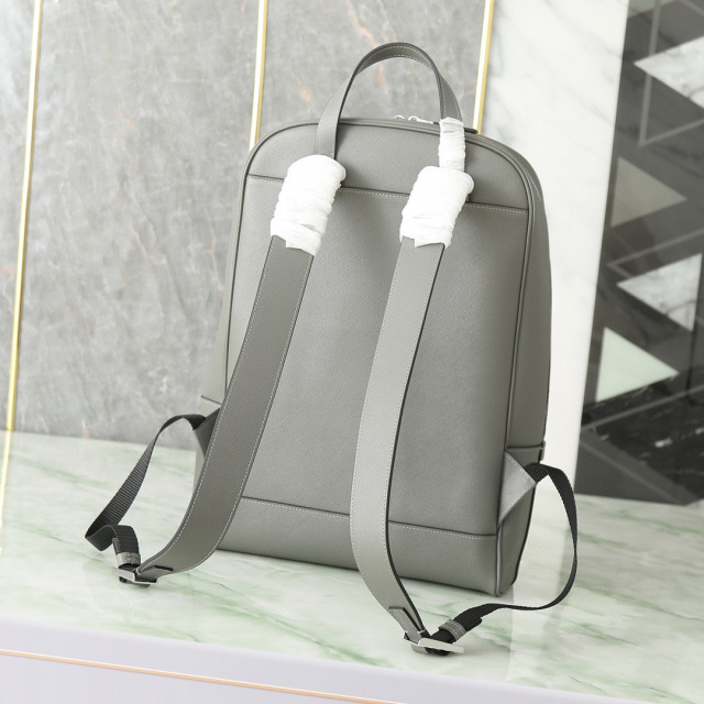Prada 背包 尺寸：43*30*12.5cm