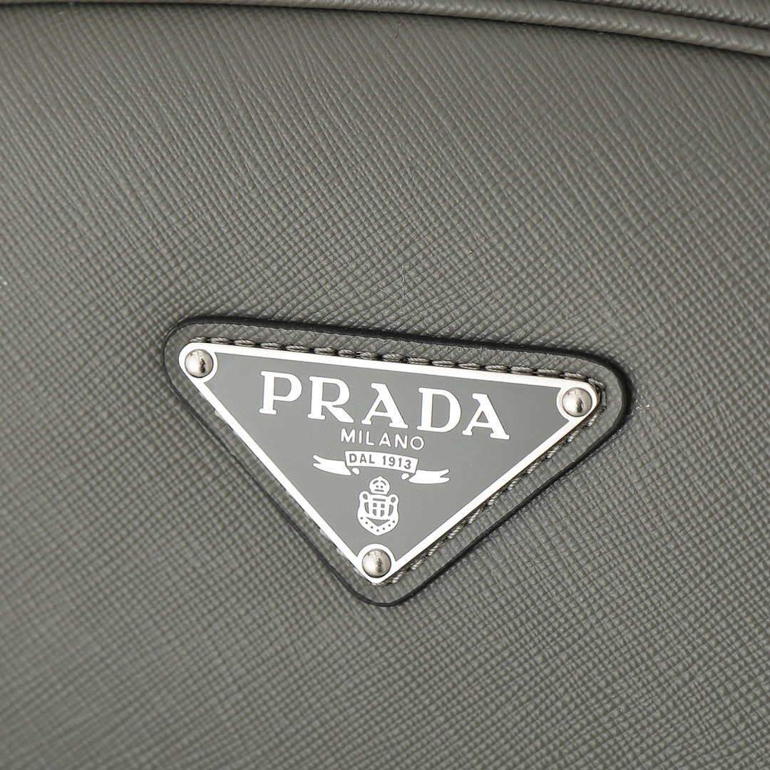 Prada 背包 尺寸：43*30*12.5cm
