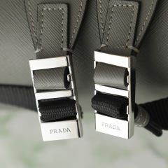 Prada 背包 尺寸：43*30*12.5cm