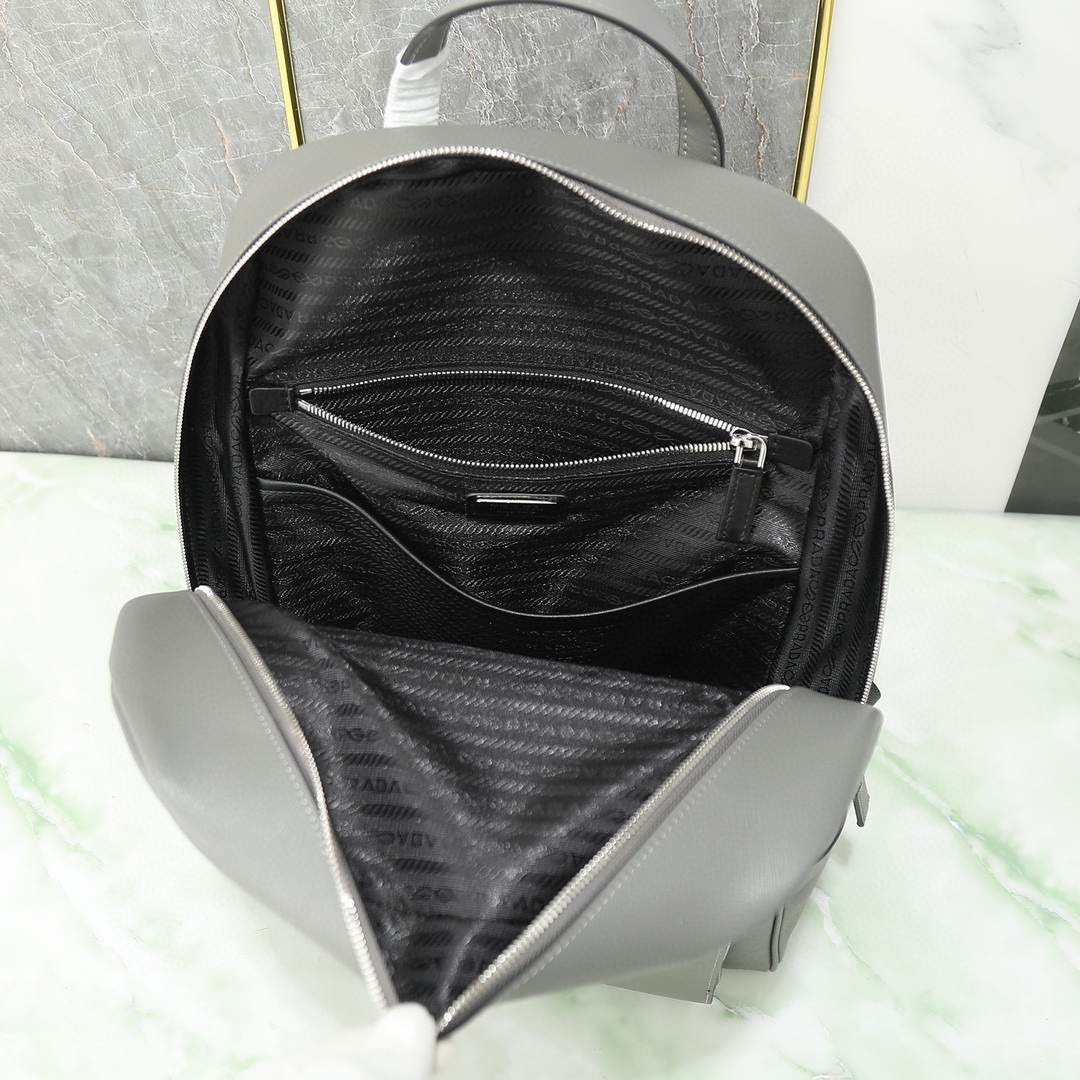 Prada 背包 尺寸：43*30*12.5cm