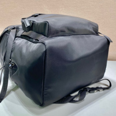 Prada 背包 尺寸：32*57*19cm