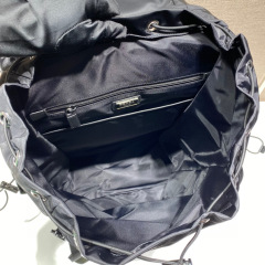 Prada 背包 尺寸：32*57*19cm
