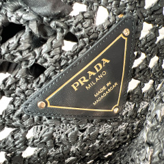 Prada购物袋尺寸：29*26*3cm
