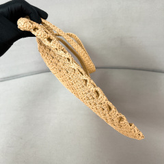 Prada购物袋尺寸：29*26*3cm