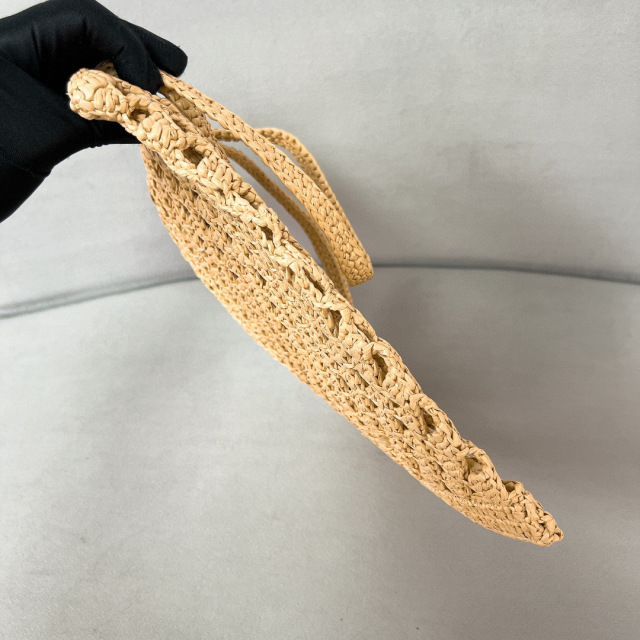 Prada购物袋尺寸：29*26*3cm