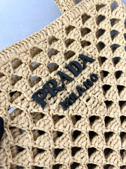 Prada购物袋尺寸：29*26*3cm