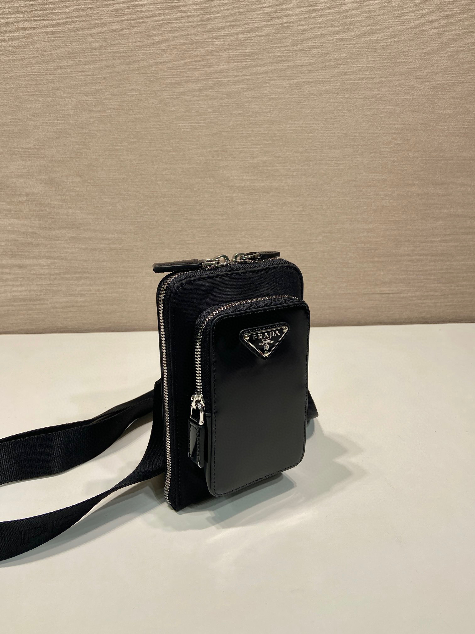 Prada Beg bahu tunggal Saiz：11.5*18*5sm