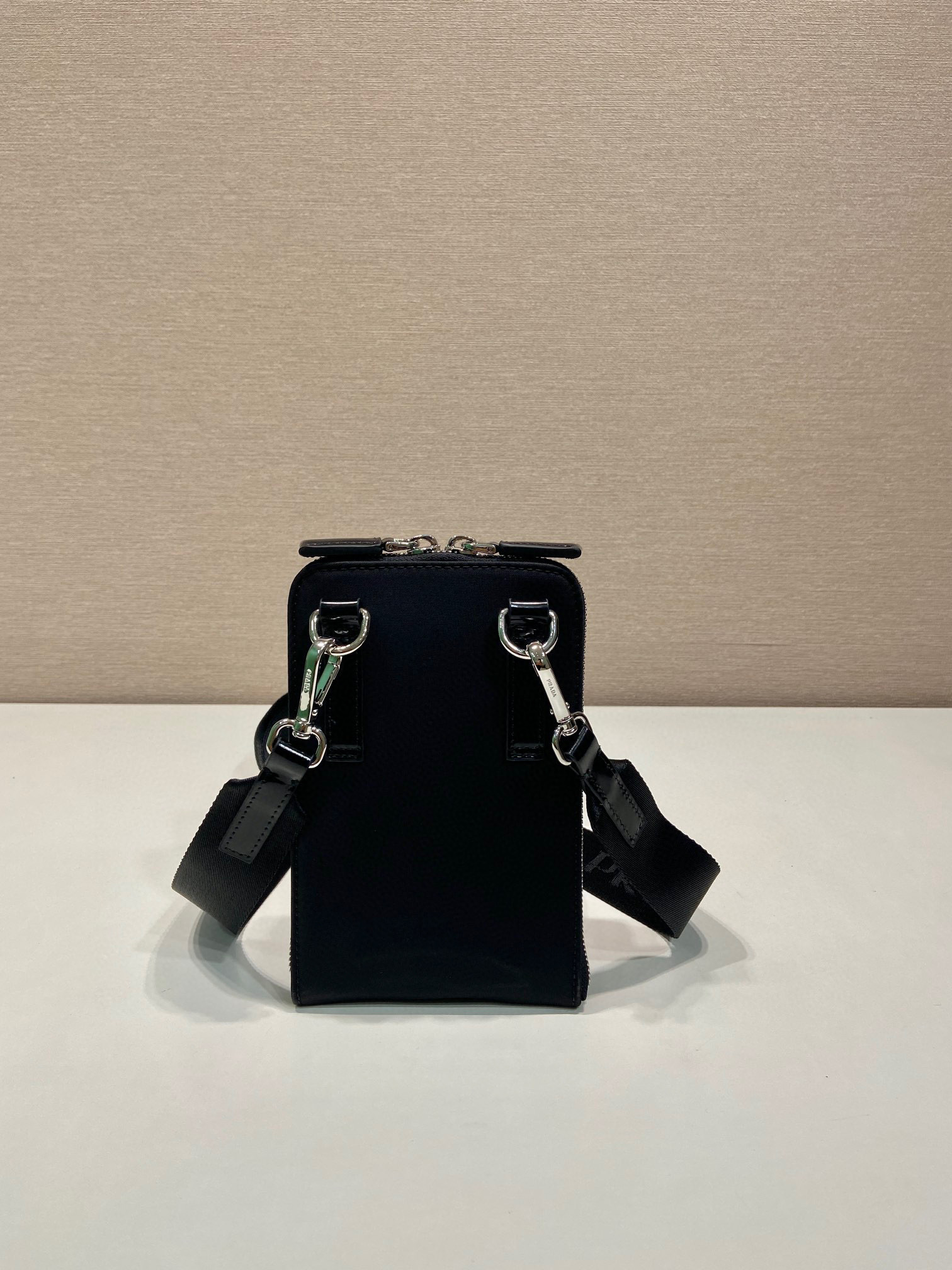 Prada Beg bahu tunggal Saiz：11.5*18*5sm
