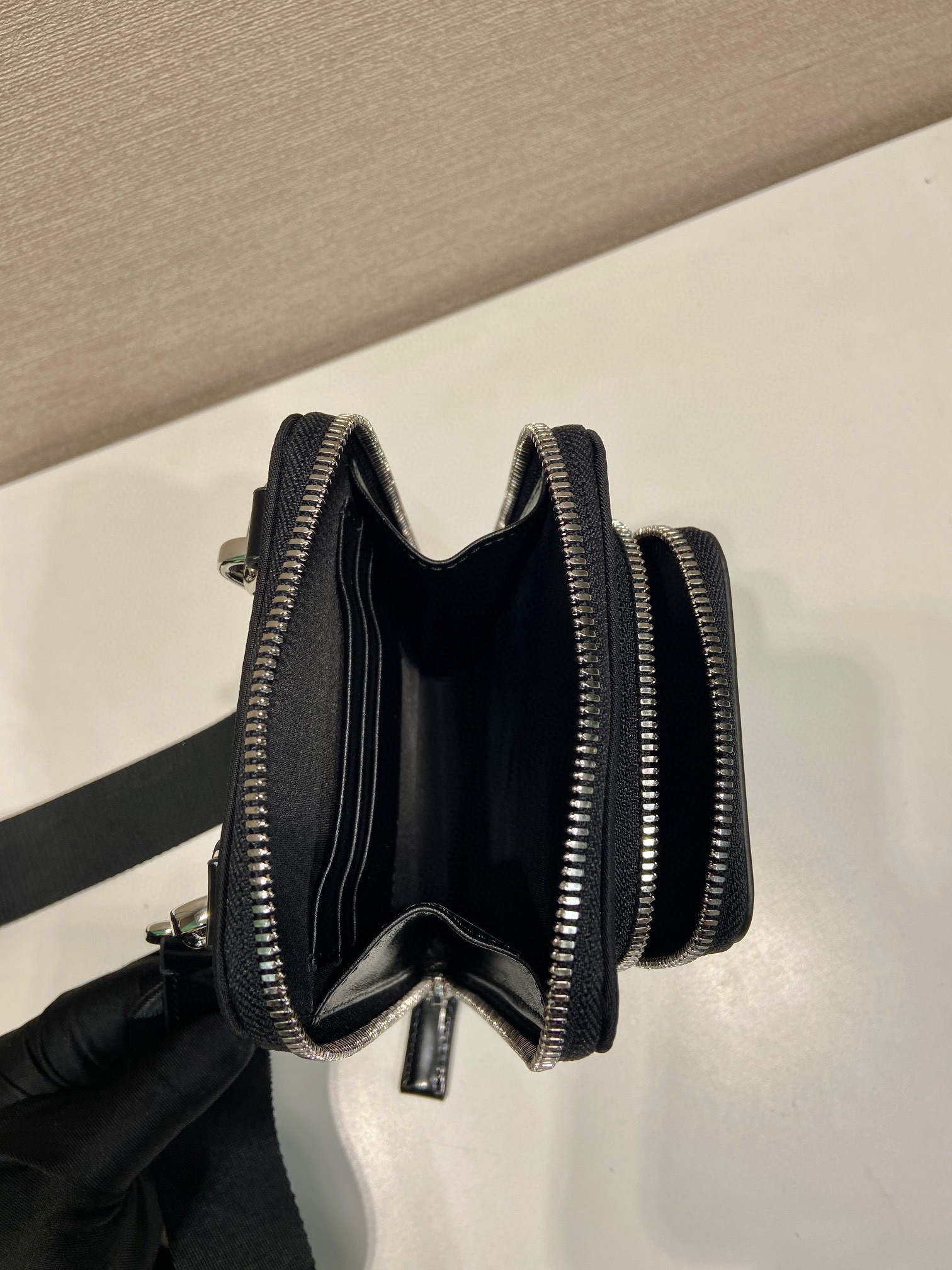 Prada Beg bahu tunggal Saiz：11.5*18*5sm