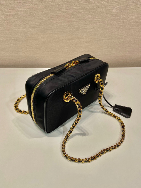 Prada 单肩包 尺寸：35*21.5*10cm