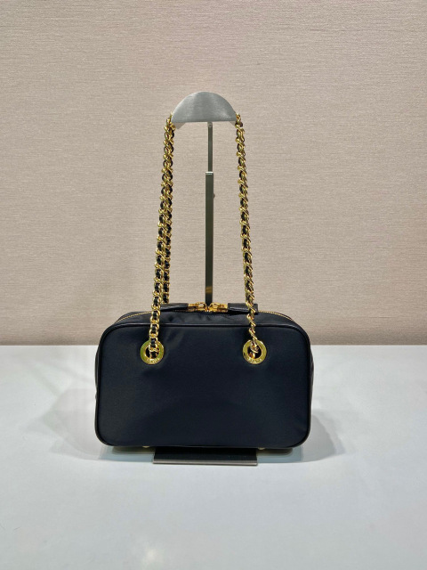 Prada 单肩包 尺寸：35*21.5*10cm
