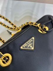 Prada 单肩包 尺寸：35*21.5*10cm